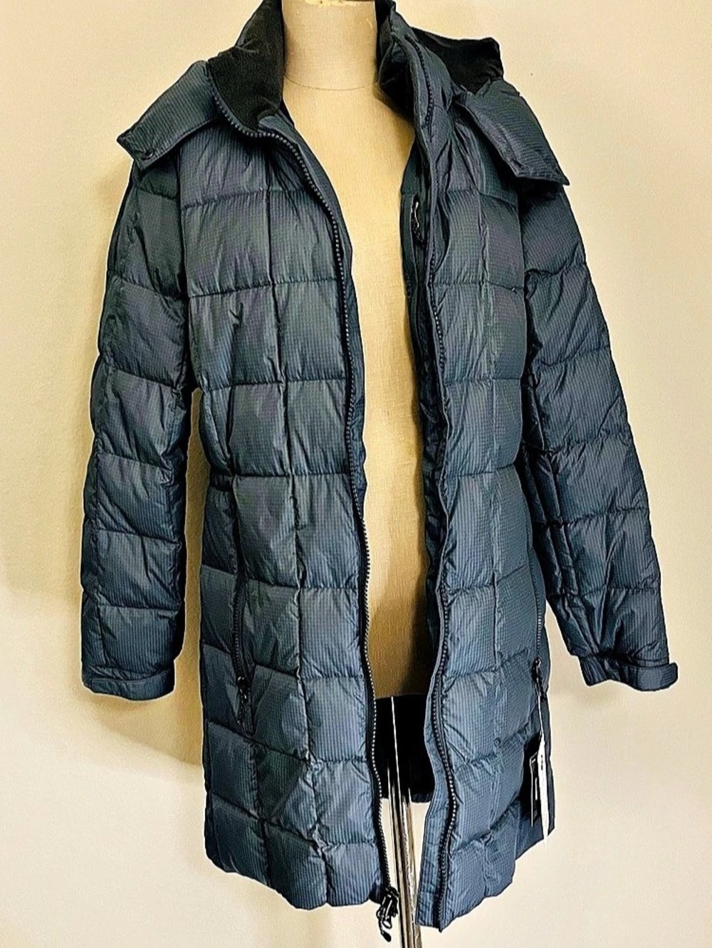 Eddie Bauer Altamira Down Parka Down Parka in Blue Size Medium NWT